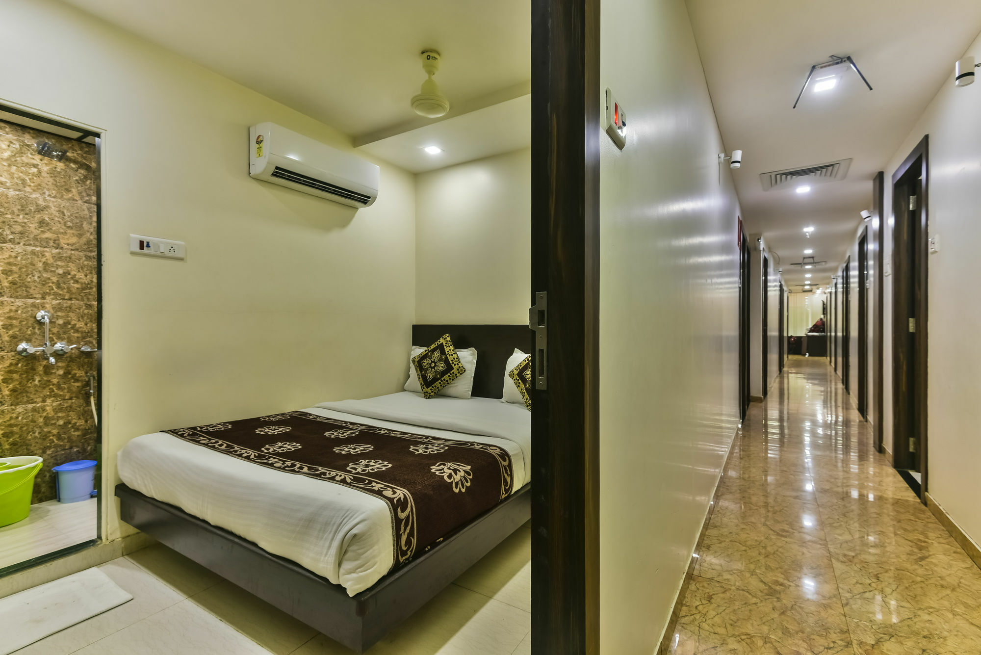 Hotel Guestinn Residency Mumbai (Bombay)
